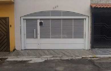 Imagem: A casa possui 2 Dormitórios, 3 Banheiros, 2 Vagas na garagem