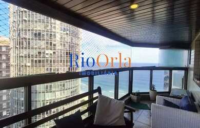 Imagem: O apartamento possui 4 Dormitórios, 4 Banheiros, 2 Vagas na