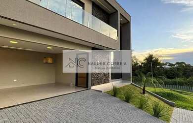 Imagem: A casa em condomínio possui 3 Dormitórios, 3 Banheiros, 4