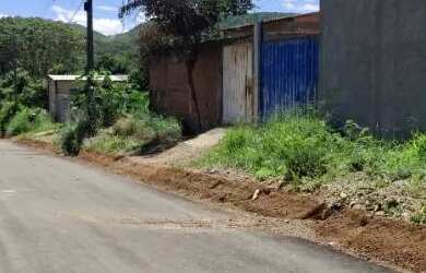 Imagem: A casa possui 3 Dormitórios, 1 Banheiro, 360m² de Área e