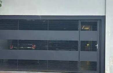 Imagem: A casa possui 3 Dormitórios, 3 Banheiros, 2 Vagas na garagem