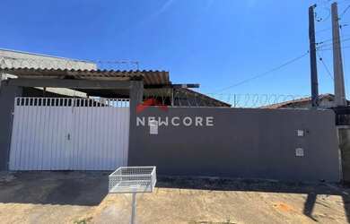 Imagem: A casa possui 2 Dormitórios, 1 Banheiro, 3 Vagas na garagem