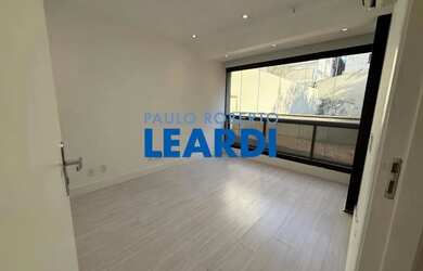 Imagem: O depósito possui 1 Vaga na garagem, 60m² de Área e está