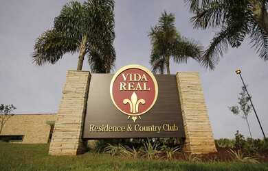 Imagem: O terreno possui 800m² de Área e está localizado em Santa