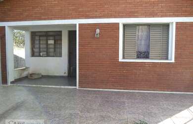 Imagem: O depósito possui 5 Vagas na garagem, 215m² de Área e está