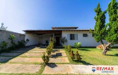Imagem: A casa em condomínio possui 4 Dormitórios, 4 Banheiros, 2