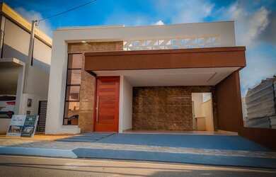 Imagem: A casa em condomínio possui 3 Dormitórios, 2 Banheiros, 2