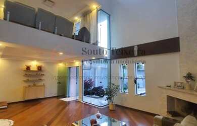 Imagem: A casa possui 3 Dormitórios, 4 Banheiros, 4 Vagas na garagem