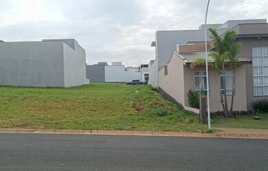 Imagem: O terreno e está localizado em Jardim Residencial Dona Maria