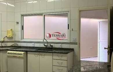 Imagem 9: Aluga Casa em Condomínio 3 suítes com armários, hidromassagem, 5 w.c...