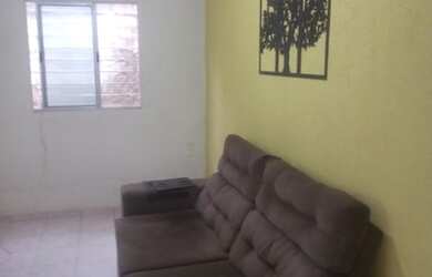 Imagem: A casa possui 2 Dormitórios e 1 Banheiro e está localizado