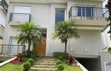 Imagem: A casa em condomínio possui 5 Dormitórios, 3 Banheiros, 5