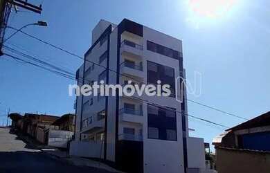 Imagem: O apartamento possui 3 Dormitórios, 1 Banheiro, 1 Vaga na garagem