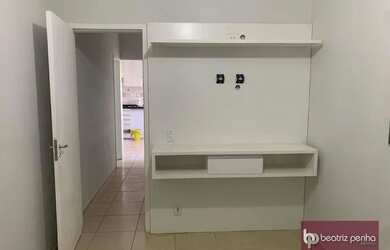 Imagem: O apartamento possui 2 Dormitórios, 1 Banheiro, 1 Vaga na garagem