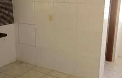 Imagem: A casa possui 2 Dormitórios, 2 Banheiros, 2 Vagas na garagem