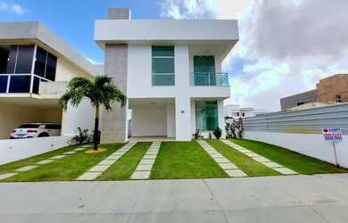 Imagem: A casa em condomínio possui 4 Dormitórios, 4 Banheiros, 4