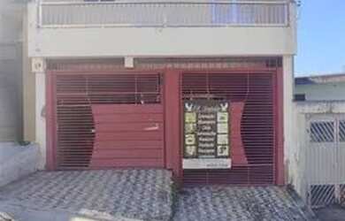 Imagem: A casa possui 1 Dormitório, 1 Banheiro, 80m² de Área e está