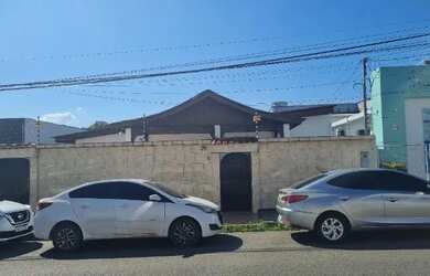 Imagem: A casa para alugar possui 4 Dormitórios, 3 Banheiros, 3 Vagas