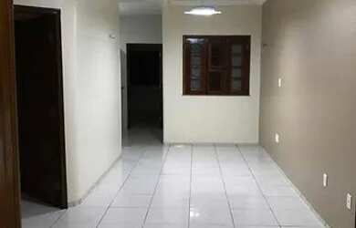 Imagem: A casa possui 3 Dormitórios, 1 Banheiro, 1 Vaga na garagem