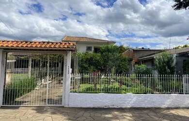 Imagem: A casa possui 2 Dormitórios, 2 Banheiros, 190m² de Área e