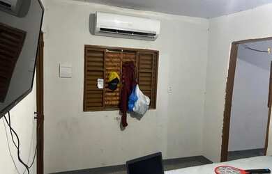 Imagem: A casa possui 1 Dormitório, 1 Banheiro, 70m² de Área e está