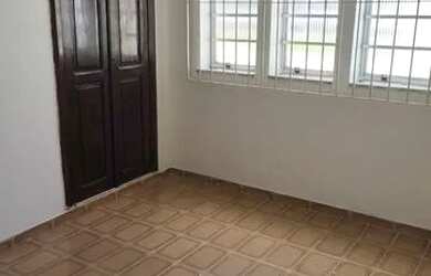 Imagem: A casa possui 3 Dormitórios, 2 Banheiros, 120m² de Área e