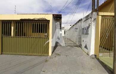 Imagem: A casa possui 2 Dormitórios, 1 Banheiro, 60m² de Área e