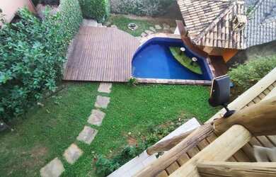 Imagem: A casa possui 4 Dormitórios, 3 Banheiros, 1 Vaga na garagem