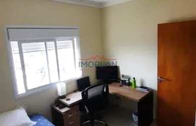 Imagem: O apartamentoe possui 2 Dormitórios, 1 Banheiro, 1 Vaga na