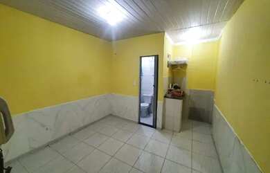 Imagem: A casa possui 1 Dormitório, 1 Banheiro, 18m² de Área e está