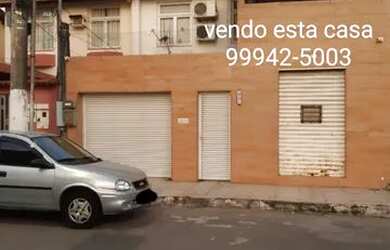 Imagem: A casa possui 2 Dormitórios, 2 Banheiros, 2 Vagas na garagem