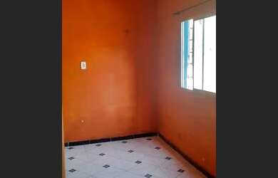 Imagem: A casa possui 3 Dormitórios, 1 Banheiro e está localizado