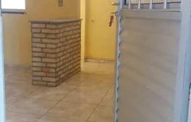 Imagem: A casa possui 1 Dormitório, 1 Banheiro e está localizado