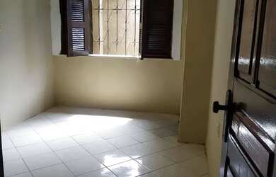 Imagem: A casa possui 2 Dormitórios, 2 Banheiros, 4 Vagas na garagem