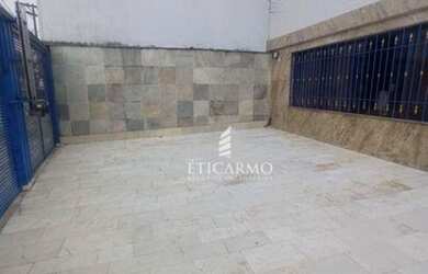 Imagem: A casa possui 4 Dormitórios, 3 Banheiros, 5 Vagas na garagem