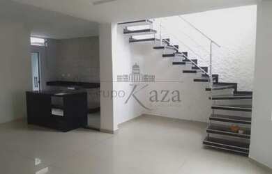 Imagem: A casa possui 4 Dormitórios, 2 Banheiros, 2 Vagas na garagem