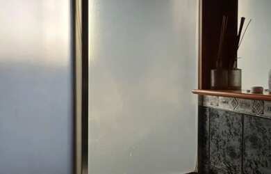 Imagem: A casa possui 3 Dormitórios, 2 Banheiros, 1 Vaga na garagem