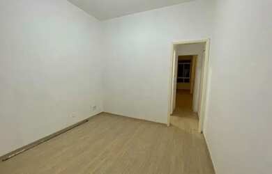 Imagem 2: Apartamento, sala e quarto com 45m2, vista livre, sol da manhã, quadra da Praia do Flameng
