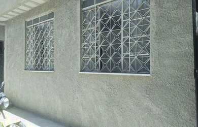 Imagem: A casa possui 1 Dormitório, 1 Banheiro, 1 Vaga na garagem e