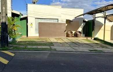 Imagem: A casa em condomínio possui 3 Dormitórios, 3 Banheiros, 3