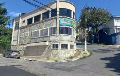 Imagem: O depósito possui 5 Vagas na garagem, 500m² de Área e está