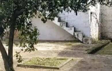 Imagem 3: Vendo casa antiga ótimo local