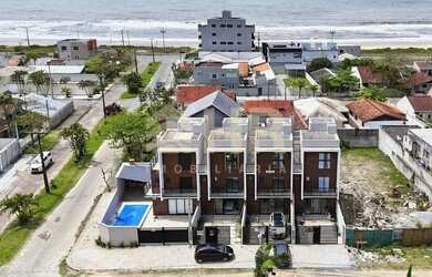 Imagem 3: Sobrado triplex com 03 suítes e 02 vagas de garagem Balneário Ipacaraí...