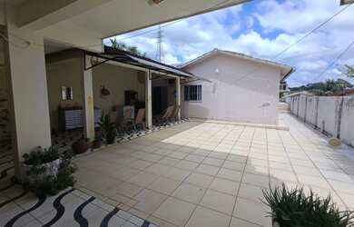 Imagem 14: //Casa com 4 Qrts na Avenida das Torres