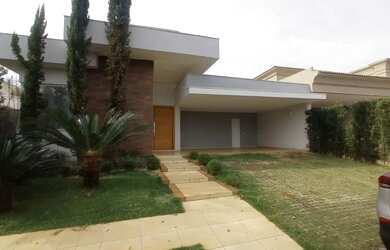 Imagem: A casa em condomínio possui 3 Dormitórios, 5 Banheiros, 4