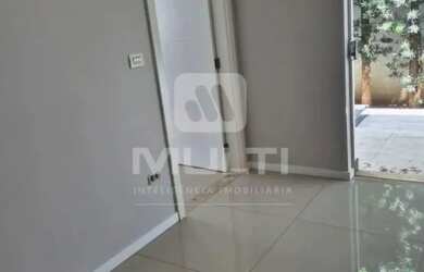 Imagem 2: Casa - BRASIL. Piscina, Churrasqueira, Varandae265m² de Área