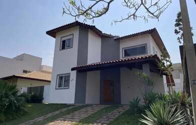 Imagem: A casa em condomínio possui 3 Dormitórios, 3 Banheiros, 4