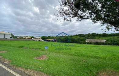 Imagem: O terreno possui 990m² de Área e está localizado em Monte