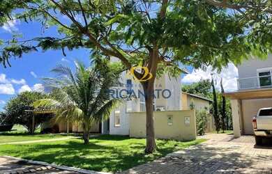 Imagem: A casa possui 3 Dormitórios, 3 Banheiros, 3 Vagas na garagem