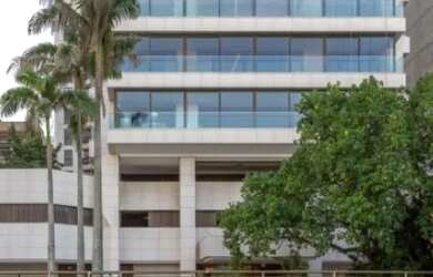 Imagem: O apartamento possui 4 Dormitórios, 5 Banheiros, 4 Vagas na